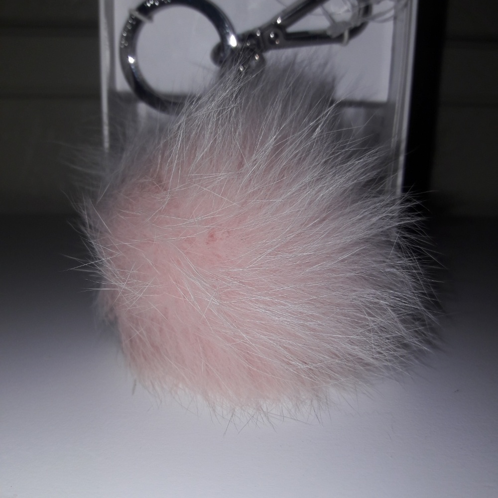 MICHAEL KORS BALLET PINK FUR POM POM KEY CHAIN